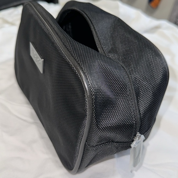 Jimmy Choo - NWOT Unisex Black Toiletry/Cosmetic pouch - Picture 4 of 8